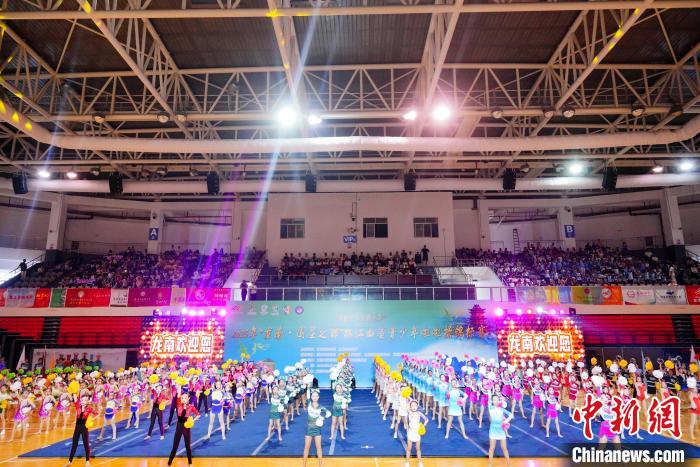 千名少年同场舞动赣鄱，江西省青少年啦啦操锦