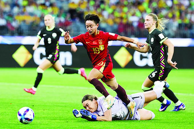 中国女足半决赛1比2不敌澳大利亚 战术练兵显成