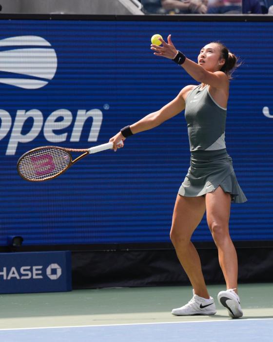 郑钦文美网首战逆转晋级 面对强敌展现韧性