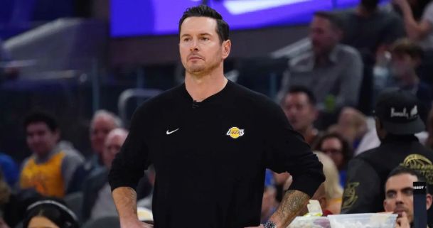 湖人主帅雷迪克换下范德比尔特引冲突，球员怒