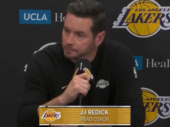 湖人主帅雷迪克换下范德比尔特引冲突，球员怒